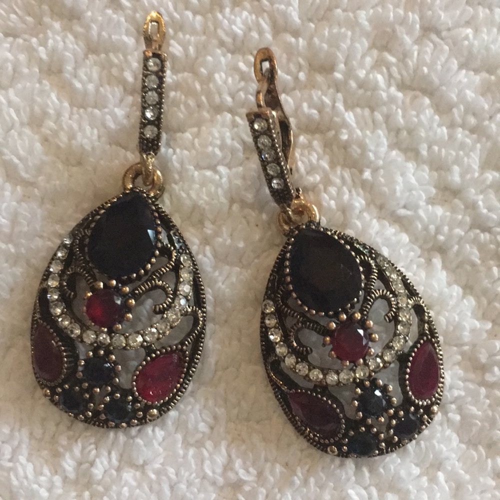 Jewelry - Picture 5 of 7
